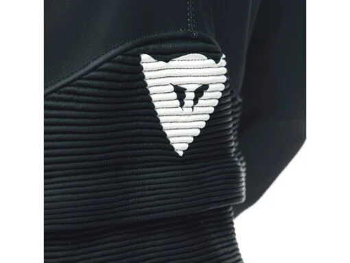 Dainese Avro 4 Lederkombi 2 Teiler, Schwarz-weiss -Motorradzubehör Geschäft 23b6b5c9 5d1a 4a99 b4d8 b4c479f132e1 1900